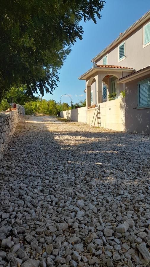 Home Lotus Flower Labin  Exterior photo